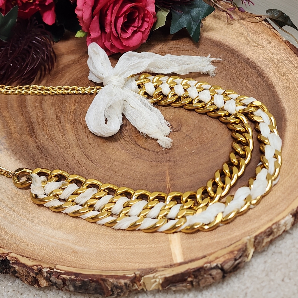 Vintage Gold Toned Chain With Interlaced Ivory White Fabric
